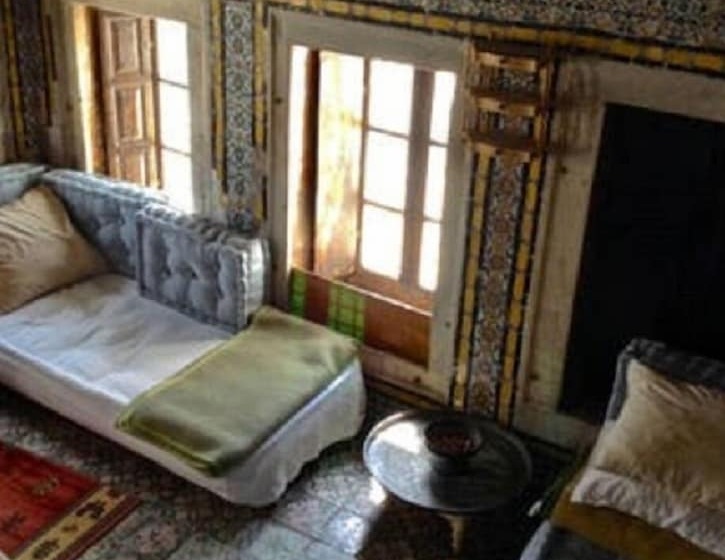 سوییت خانوادگی, Palais Du Xviii Eme Siecle  Hostel