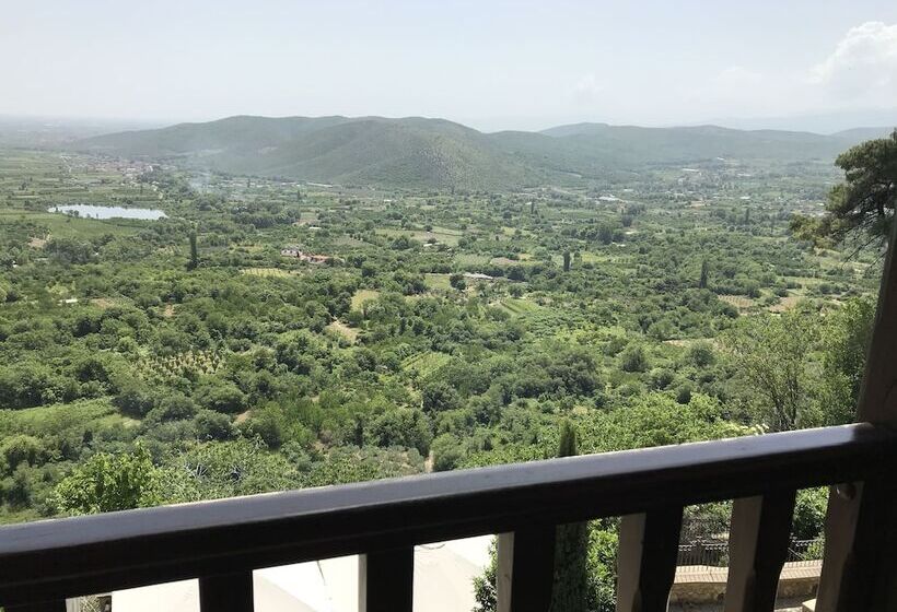 اتاق استاندارد با چشم‌انداز, Varosi 4 Seasons