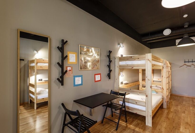 共用房间的床, Hostel Piligrim