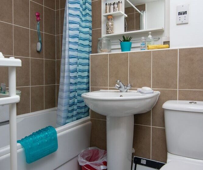 اتاق استاندارد, Bristol Bnb