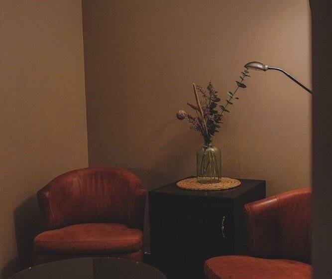 高级大房间, Mojo Hotell
