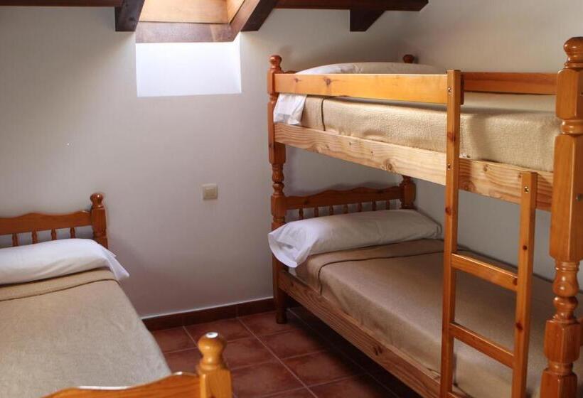 스탠다드 트리플 룸, Albergue Cabrales   Hostel
