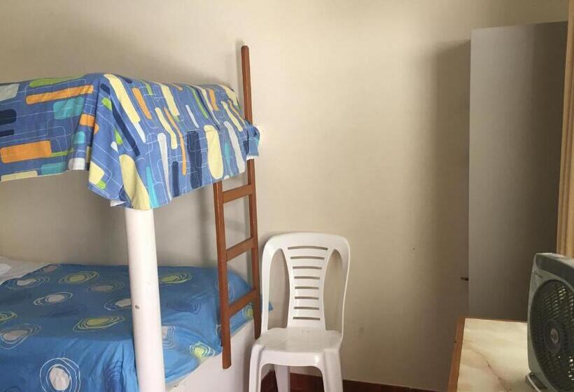 공동 객실, Paracas Backpackers House