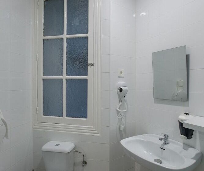 اتاق استاندارد با سرویس بهداشتی مشترک, Kasa Ronda   Adults Only