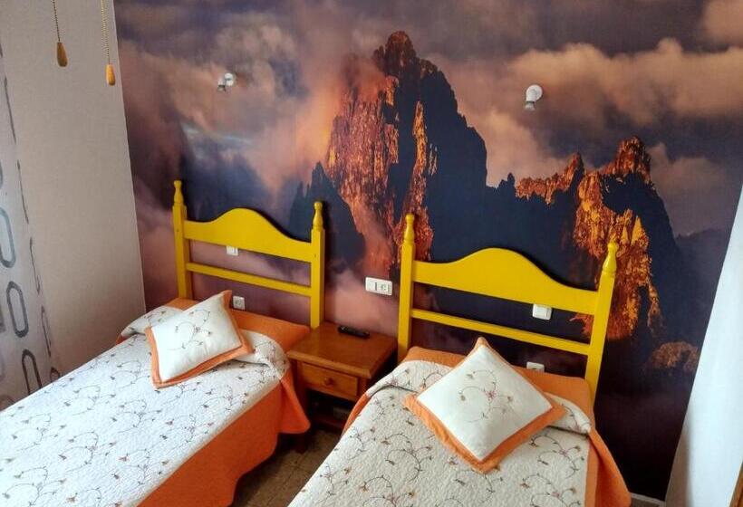 Номер Стандарт Индивидуальный, Hostal Avenida