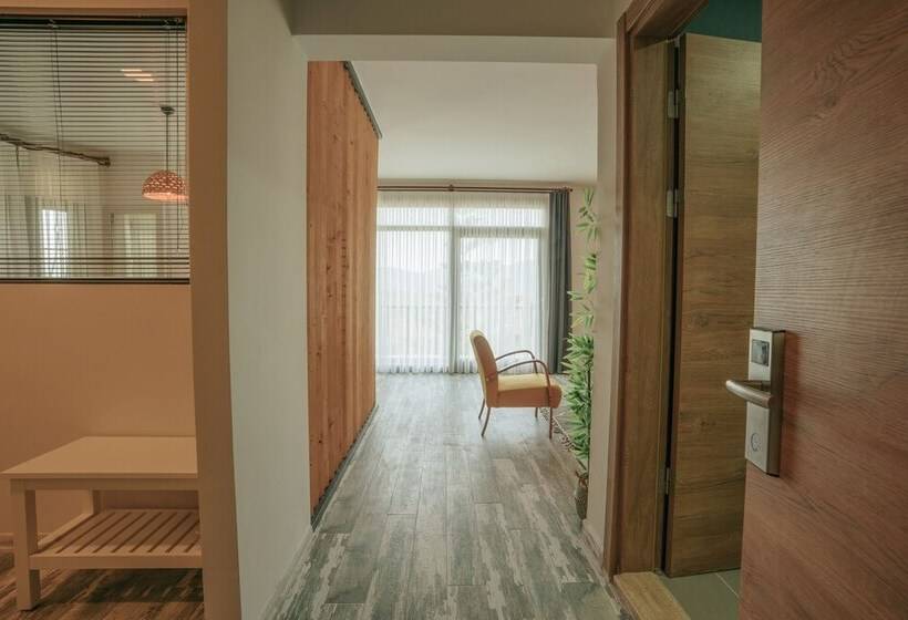 Королевский Номер, Villa Marine