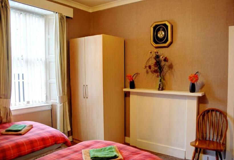 اتاق استاندارد با سرویس بهداشتی مشترک, Atticus Central Guest House