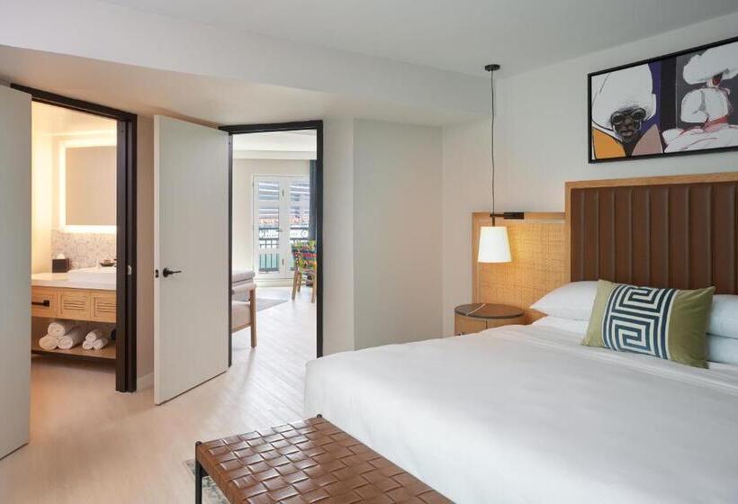 سوئیت با چشم‌انداز, Hotel Rumbao, A Tribute Portfolio Hotel