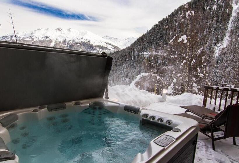 Апартаменты Deluxe 2 Спальни с Гидромассажем, Chalet Les Rahâs By Mrs Miggins