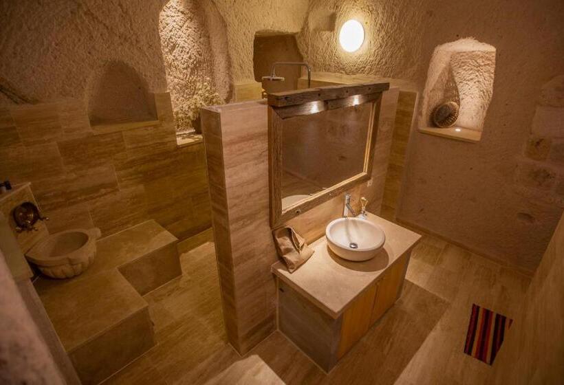جناح سرير كينج, Maze Of Cappadocia