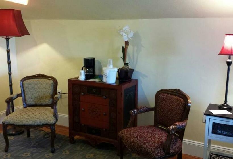 디럭스 스위트, The Country Inn Of Berkeley Springs