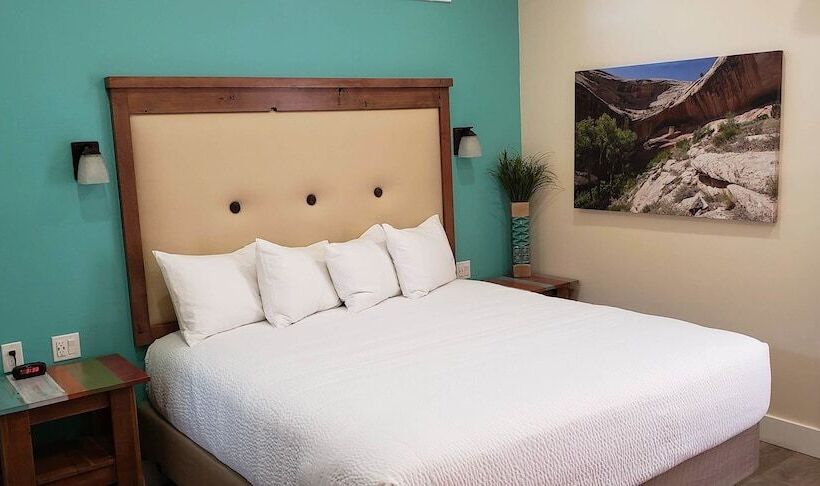 Люкс Повышенной Комфортности, Bluff Dwellings Resort