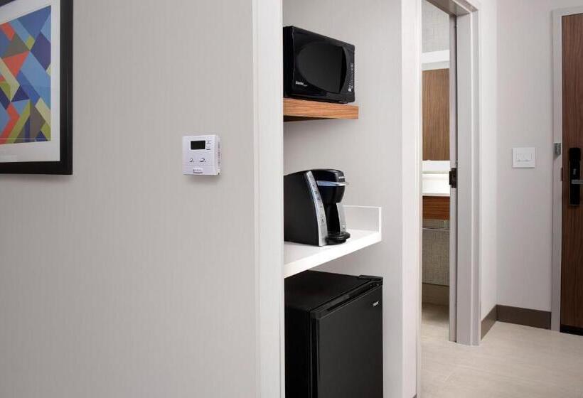 Люкс, Holiday Inn Express & Suites Kingsland I 95 Naval Base Area, An Ihg