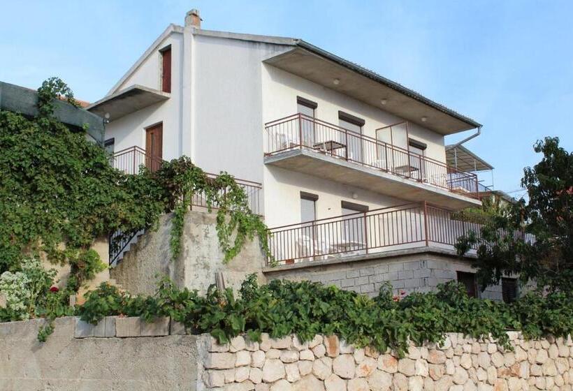 Апартаменты 1 Спальня Вид на Море, Apartments Mate