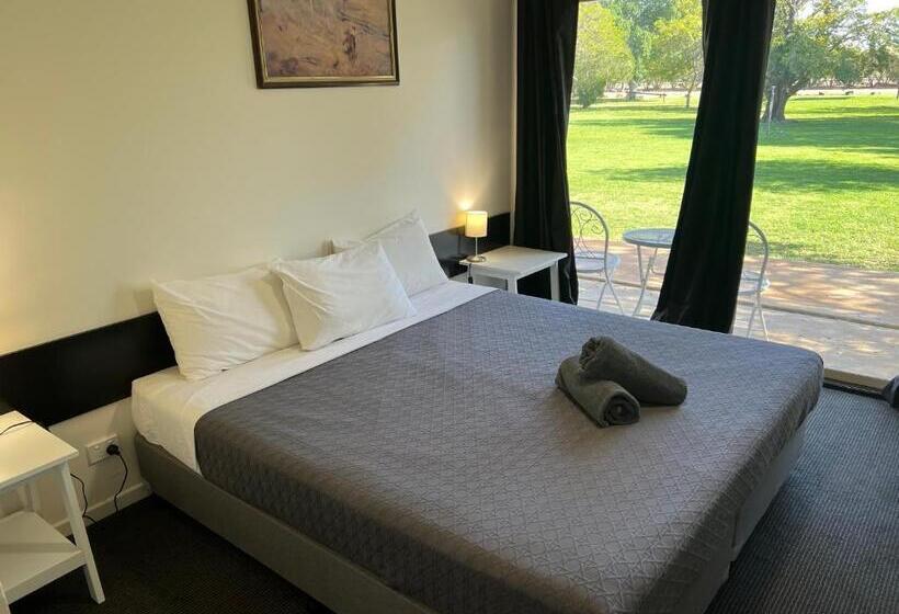 스탠다드 룸 킹사이즈 침대, Jumbuck Motor Inn   Pool   Pet Friendly Section   King Beds