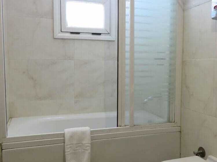 سوییت جونیور, Rehana Resort