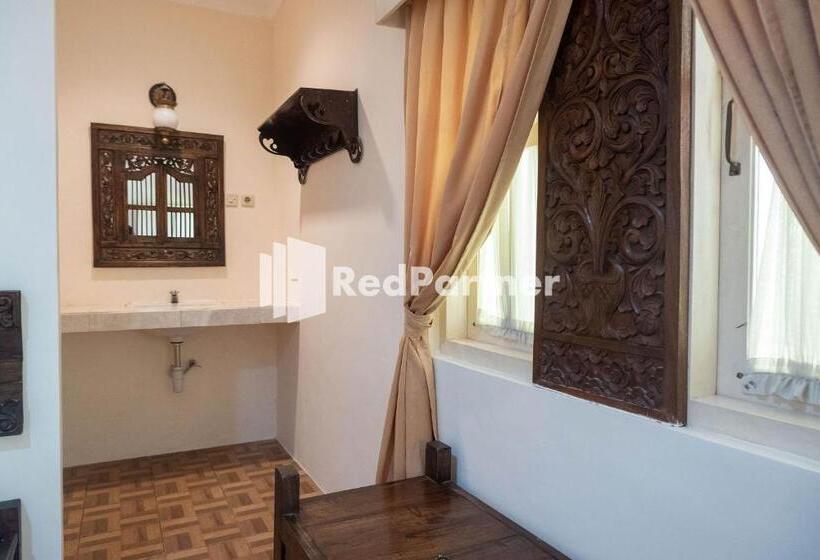 Люкс, Monginsidi Guest House Syariah Malioboro Yogyakarta Mitra Reddoorz