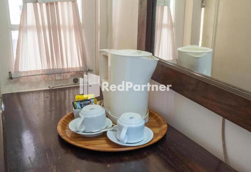 Люкс, Monginsidi Guest House Syariah Malioboro Yogyakarta Mitra Reddoorz