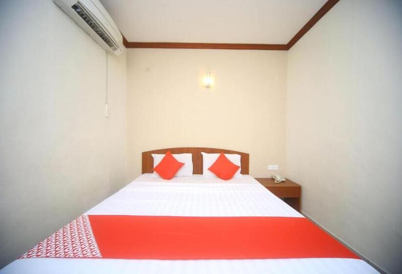 Номер Deluxe Кровать Кинг, London By Oyo Rooms