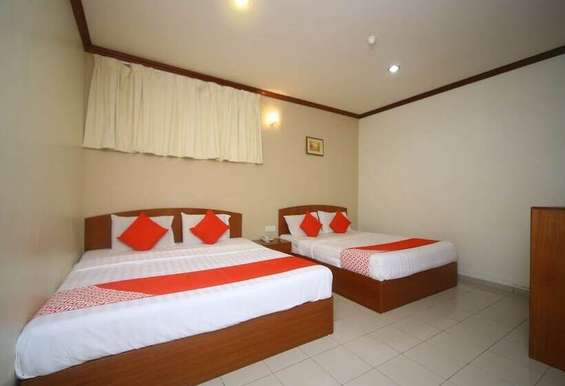 Family Suite, London By Oyo Rooms