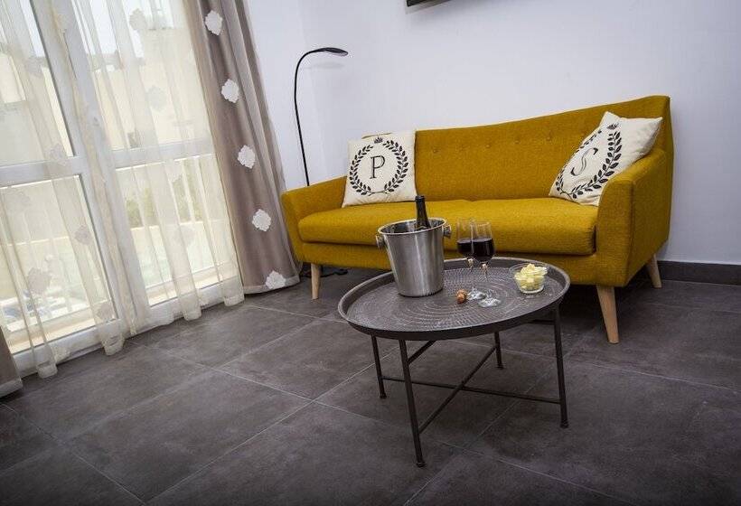 سوئیت راحتی, Pjazza Suites Boutique Hotel By Cx Collection