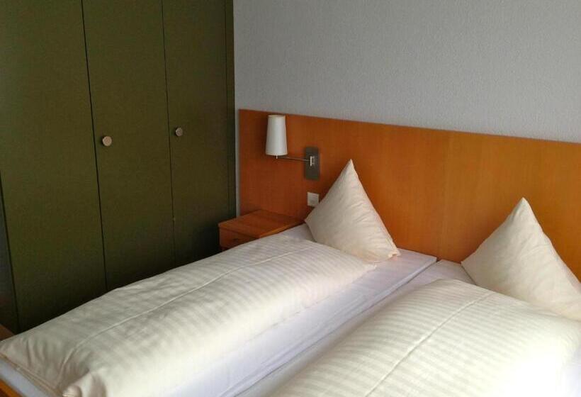 Номер Стандарт, Das Hotel Sherlock Holmes