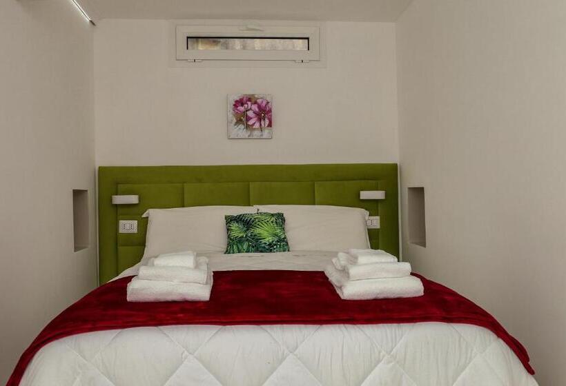 اتاق اکونومی, La Civita B&b