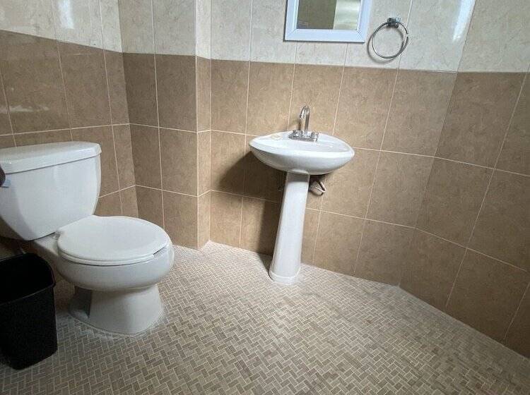 غرفة قياسية رباعية, Royal Puebla