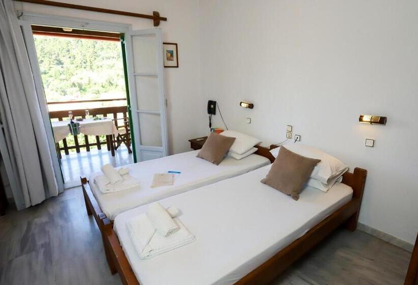 Номер Стандарт Боковой Вид на Море, Bastas Hotel & Studios