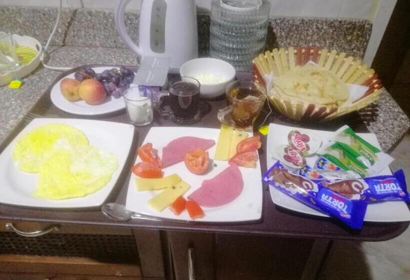 اتاق استاندارد سه تخته با بالکن, Abdeen Cairo Hostel