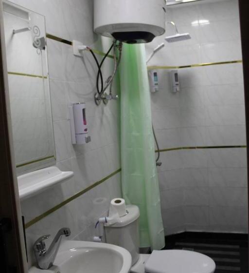 اتاق استاندارد یک تخته با بالکن, Abdeen Cairo Hostel