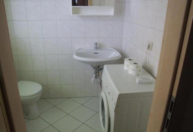 Номер Стандарт Четырехместный Совместный Санузел, Hostel Vorharz Aschersleben