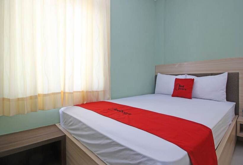 Номер Стандарт, Reddoorz Near Solo Balapan Station
