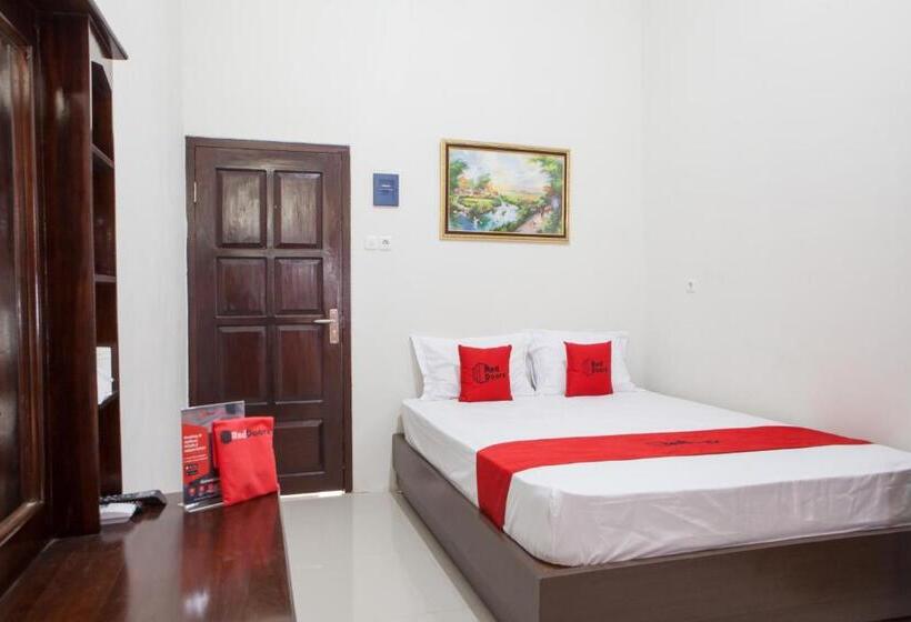Номер Стандарт, Reddoorz Near Banyuwangi Baru Station