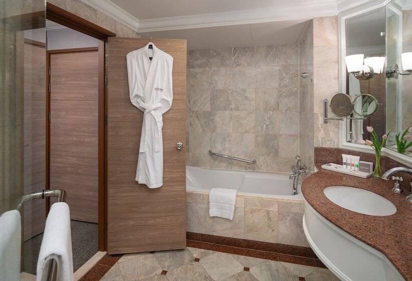 Номер Executive, Swissotel Bangkok Ratchada