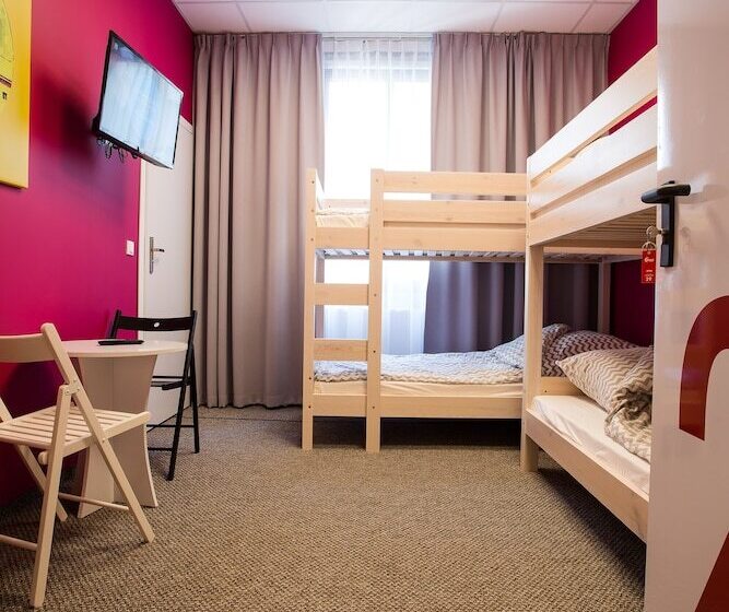 Четырехместный Номер Стандарт, Moon Hostel Poznań