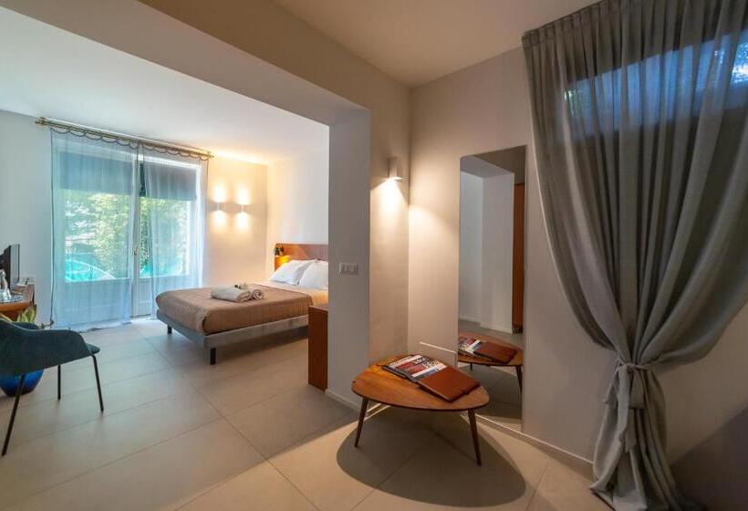 Полулюкс, Le Stanze Del Lago Suites & Pool