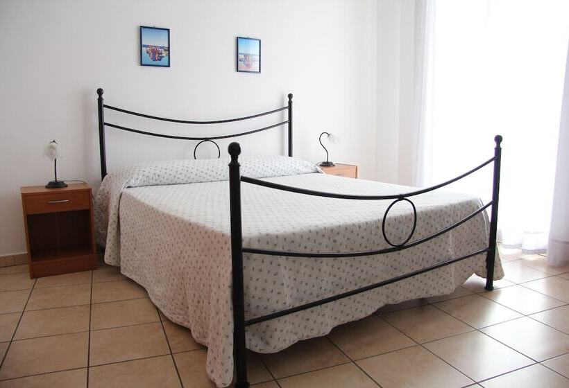 اتاق استاندارد سه نفره, Bed & Breakfast Fragolina