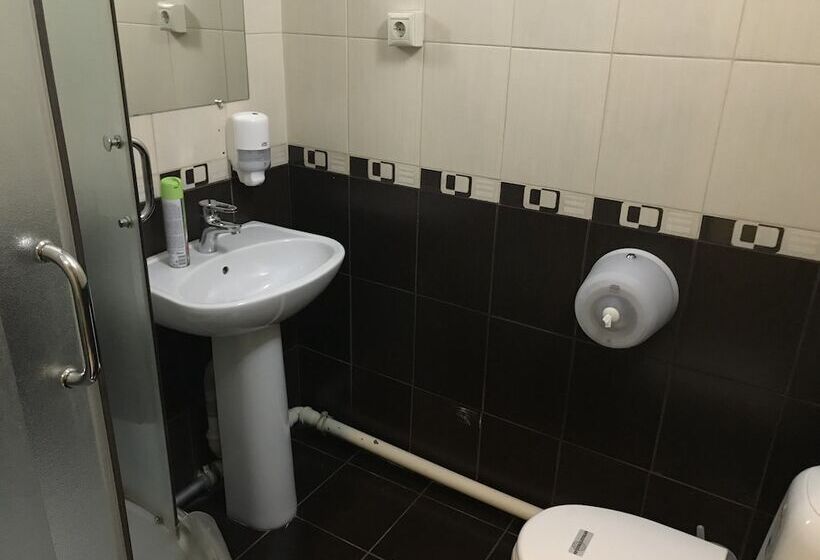 اتاق استاندارد چهار تخته, Good Cat   Hostel