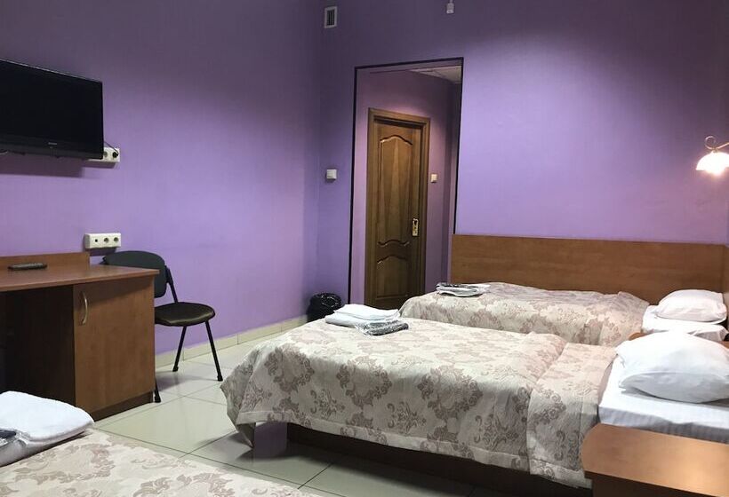 اتاق استاندارد سه نفره, Good Cat   Hostel
