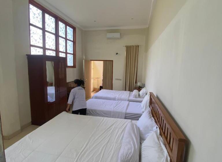 اتاق لوکس خانوادگی, Pesona Bali Room And Restaurant