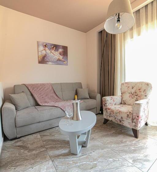 小型套房, Villa Nickolas