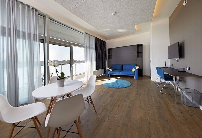 １ベッドルームアパートメント, Living Suites
