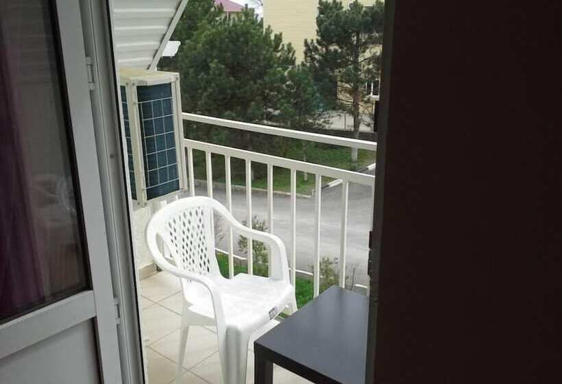 اتاق استاندارد سه تخته با بالکن, Guest House Vesta