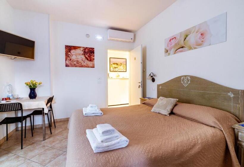 Семейный Номер, 6 In Centro Guest House
