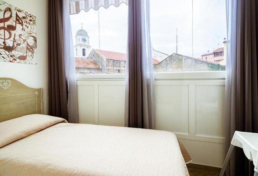 Семейный Номер, 6 In Centro Guest House