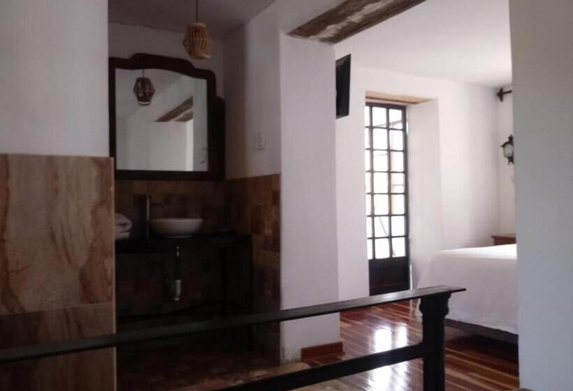 سوئیت با وان آب گرم, Hospedaje Venka Urubamba   Hostel