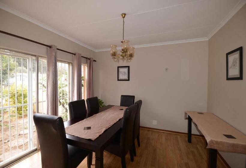 Дом 1 Спальня, Attaché Guest Lodge & Health Spa