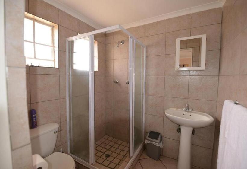 Студия Стандарт, Attaché Guest Lodge & Health Spa
