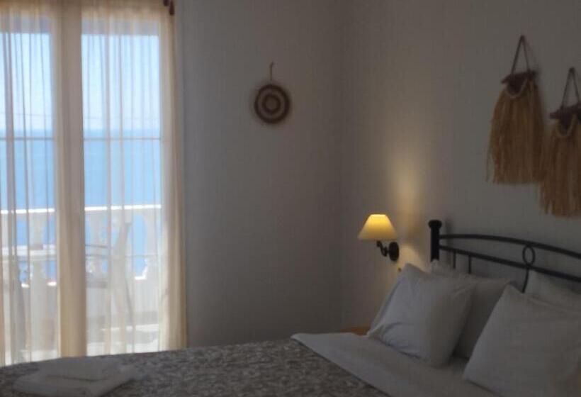 استودیوی استاندارد با چشم‌انداز دریا, Marisini Sea View